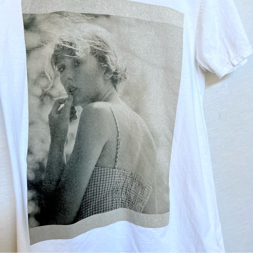 Taylor Swift Folklore 100% Cotton Monochrome Graphic Tee in White - Picture 3 of 9